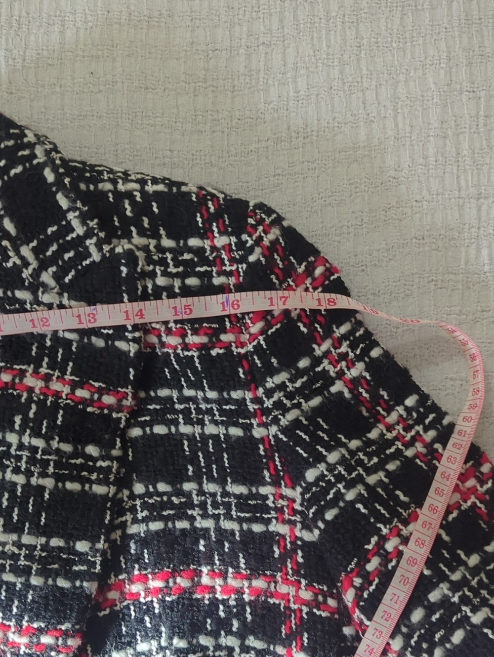 Massimo Dutti Women's Black and Red Plaid Coat - Picture 11 of 13